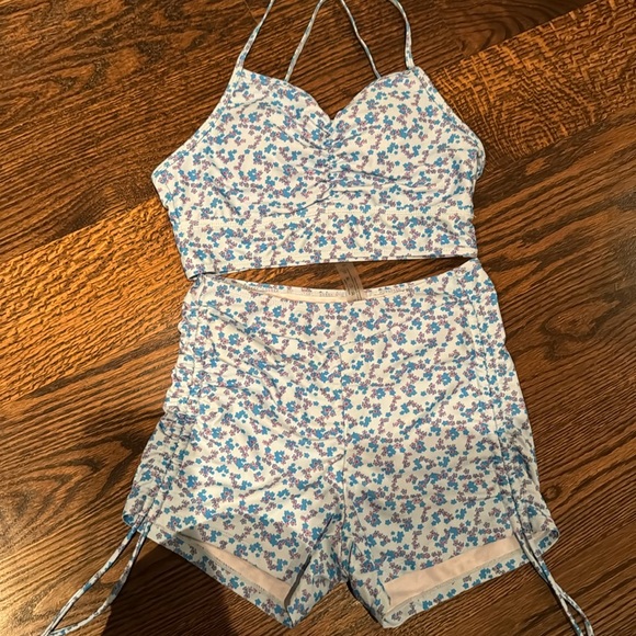 Blue floral bikini with moderate coverage - small - Picture 4 of 4